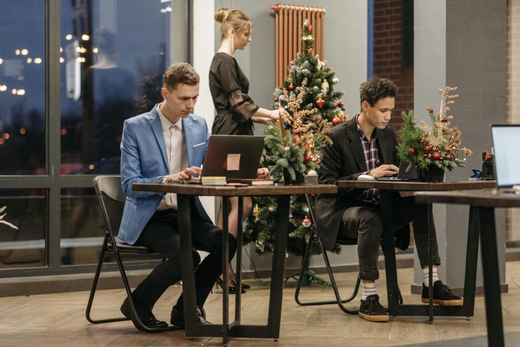 6 Practical Holiday Tips for Managing Your Recruiting Pipeline.